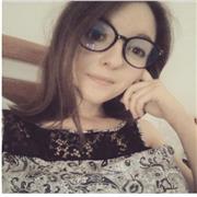 Laureata in lingue offre lezioni di inglese, francese e spagnolo